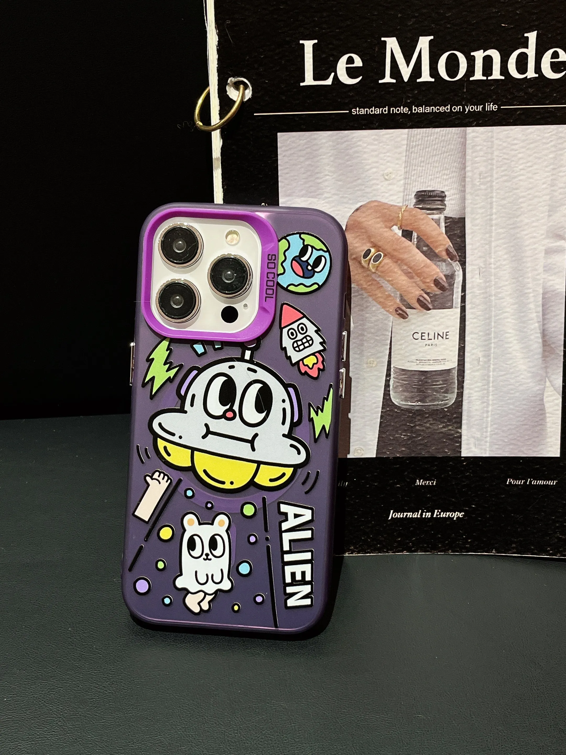 Cute Alien Designer Silicon Case for iPhone With Magsafe Holder