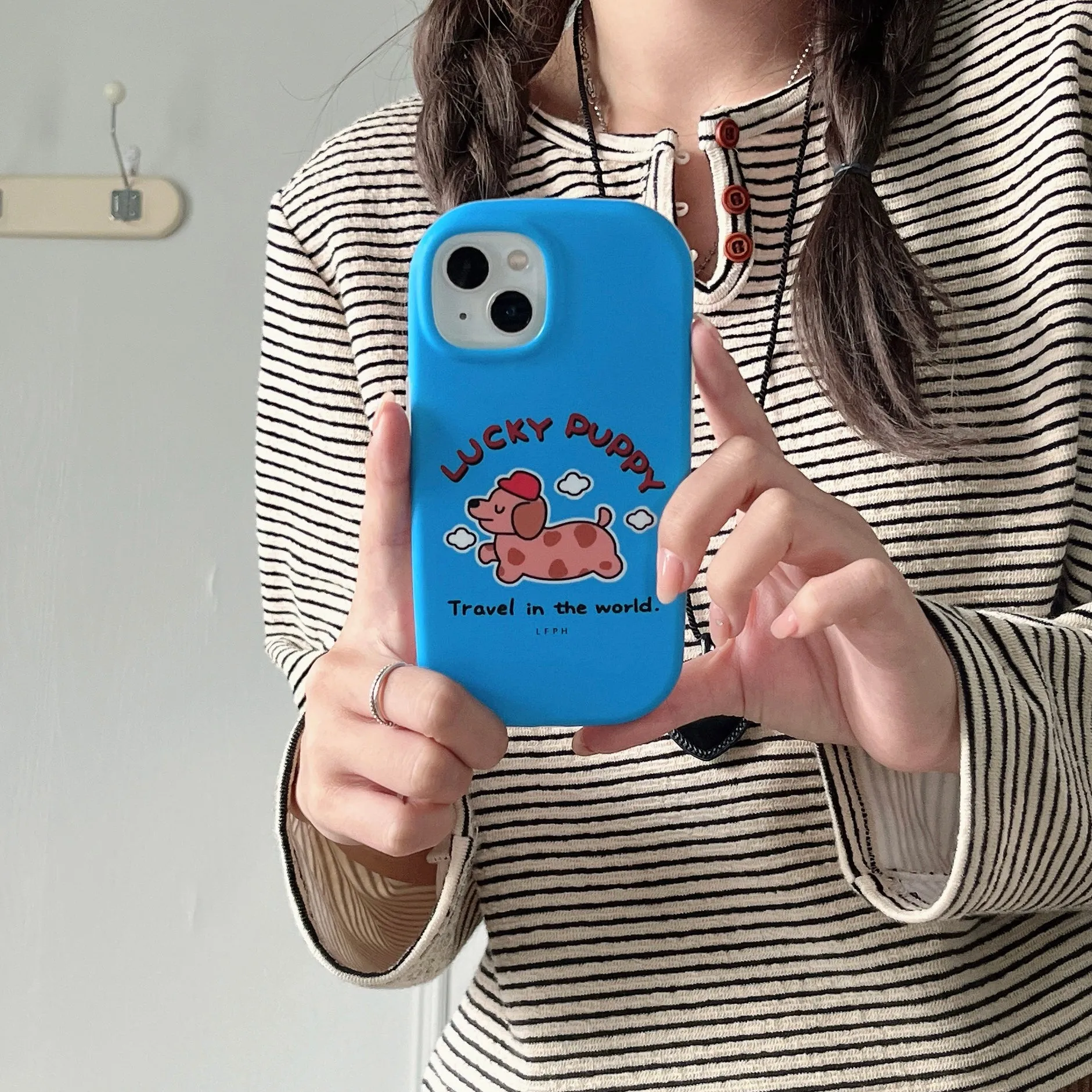 Cute Designer Silicon Oval Shape Case for iPhone ( Lucky Puppy )